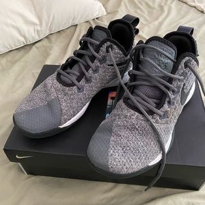 Nike Lebron witness 3